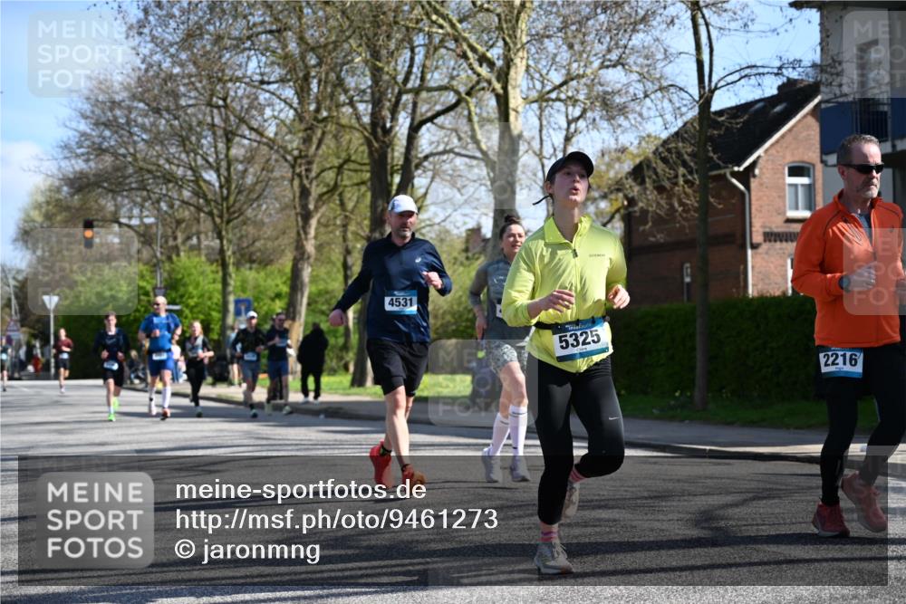 12.04.2026 - 45. Internationalen Wilhelmsburger Insellauf J. Mangold http://msf.ph/oto/9461273 12.04.2026 10:45:37 Ziel 2134, 3369, 4635, 3772, 3337, 3680, 5325, 3653, 4139, 4531, 5694, 2216, 3430, 5594, 4481, 4682, 5664, 3172, 2691, 3256, 3848, 3849, 5690, 4182, 2460, 2706, 2706, 4357, 3952, 4755, 3480 meine-sportfotos.de