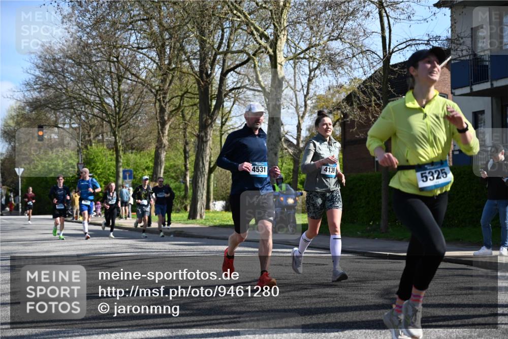 12.04.2026 - 45. Internationalen Wilhelmsburger Insellauf J. Mangold http://msf.ph/oto/9461280 12.04.2026 10:45:38 Ziel 2134, 3369, 4635, 3772, 3337, 3680, 5325, 3653, 4139, 4531, 5694, 2216, 3430, 5594, 4481, 4682, 5664, 5664, 3172, 2691, 3256, 3848, 3849, 5690, 4182, 2460, 2706, 4357, 3952, 4755, 3480, 5050 meine-sportfotos.de
