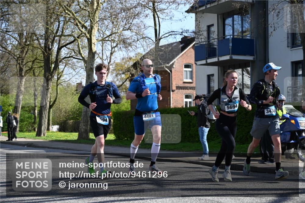 12.04.2026 - 45. Internationalen Wilhelmsburger Insellauf J. Mangold http://msf.ph/oto/9461296 12.04.2026 10:45:43 Ziel 3337, 3680, 5325, 3653, 4139, 4531, 5694, 2216, 3430, 5594, 4481, 4682, 5664, 3172, 2691, 3256, 3256, 3848, 3849, 5690, 4182, 2460, 2706, 4357, 3952, 4755, 3480, 5050, 5598 meine-sportfotos.de