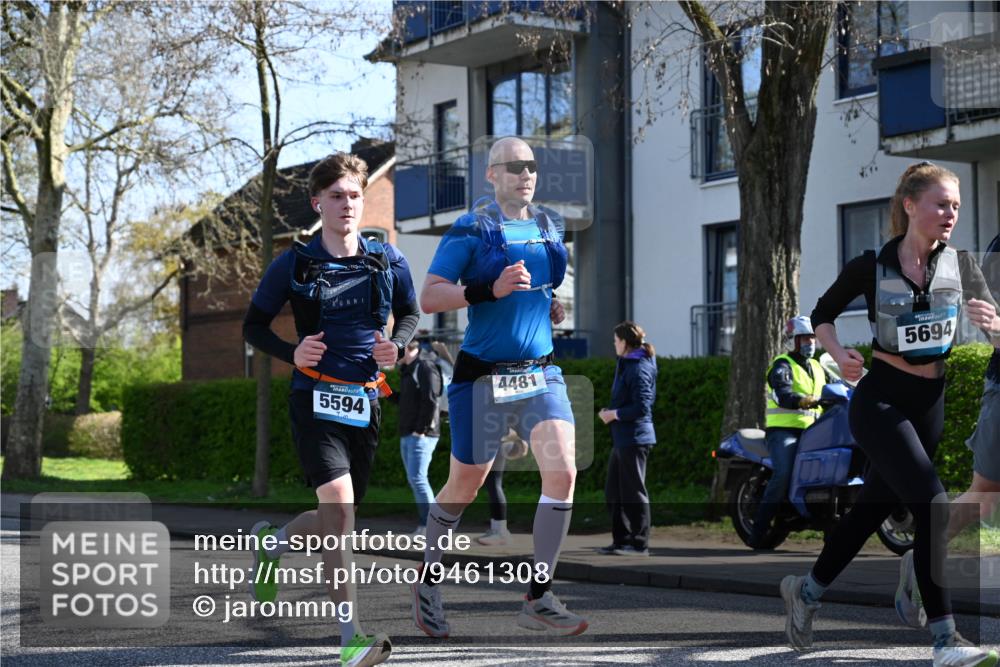 12.04.2026 - 45. Internationalen Wilhelmsburger Insellauf J. Mangold http://msf.ph/oto/9461308 12.04.2026 10:45:44 Ziel 3337, 3680, 5325, 3653, 4139, 4531, 5694, 2216, 3430, 5594, 4481, 4682, 5664, 3172, 2691, 3256, 3848, 3849, 3848, 3849, 5690, 4182, 2460, 2706, 4357, 3952, 4755, 3480, 5050, 5598 meine-sportfotos.de