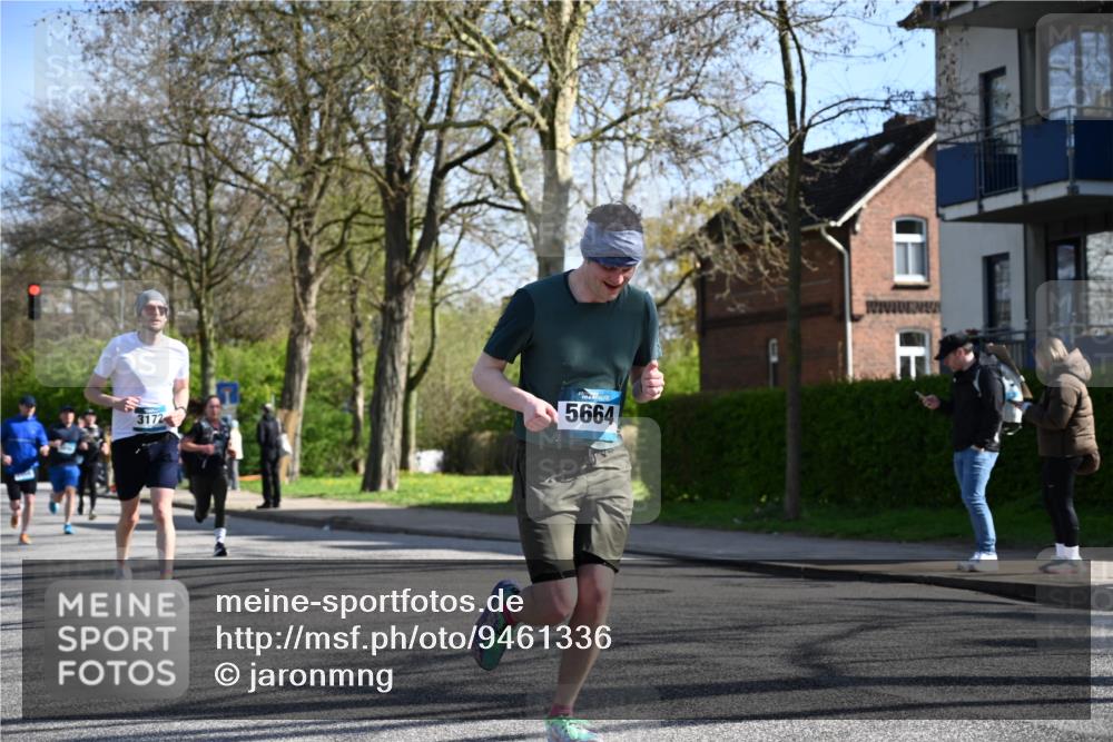 12.04.2026 - 45. Internationalen Wilhelmsburger Insellauf J. Mangold http://msf.ph/oto/9461336 12.04.2026 10:45:51 Ziel 4139, 4531, 5694, 2216, 3430, 5594, 4481, 4682, 5664, 3172, 2691, 3256, 3848, 3849, 5690, 4182, 2460, 2706, 4357, 3952, 4755, 3480, 5050, 5598, 5598, 3635, 4762, 5466, 2596, 3008, 4631 meine-sportfotos.de