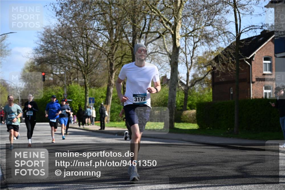 12.04.2026 - 45. Internationalen Wilhelmsburger Insellauf J. Mangold http://msf.ph/oto/9461350 12.04.2026 10:45:53 Ziel 2216, 3430, 5594, 4481, 4682, 5664, 3172, 2691, 3256, 3848, 3849, 5690, 4182, 2460, 2706, 4357, 3952, 4755, 3480, 5050, 5598, 3635, 4762, 5466, 2596, 3008, 4631, 2841 meine-sportfotos.de