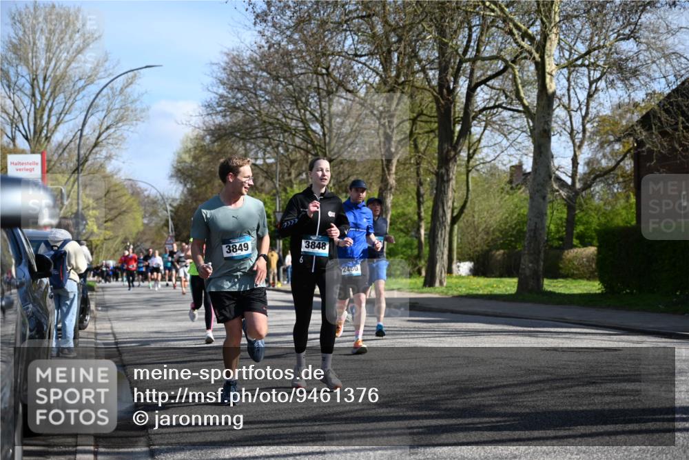 12.04.2026 - 45. Internationalen Wilhelmsburger Insellauf J. Mangold http://msf.ph/oto/9461376 12.04.2026 10:45:55 Ziel 5594, 4481, 4682, 5664, 3172, 2691, 3256, 3848, 3849, 5690, 4182, 2460, 2706, 4357, 3952, 4755, 3480, 5050, 5598, 3635, 4762, 5466, 2596, 3008, 4631, 2841, 5726 meine-sportfotos.de