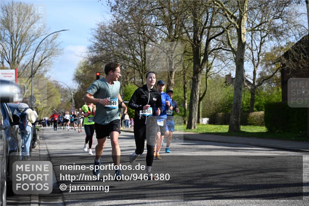 12.04.2026 - 45. Internationalen Wilhelmsburger Insellauf J. Mangold http://msf.ph/oto/9461380 12.04.2026 10:45:55 Ziel 5594, 4481, 4682, 5664, 3172, 2691, 3256, 3848, 3849, 5690, 4182, 2460, 2706, 4357, 3952, 4755, 3480, 5050, 5598, 3635, 4762, 5466, 2596, 3008, 4631, 2841, 5726 meine-sportfotos.de