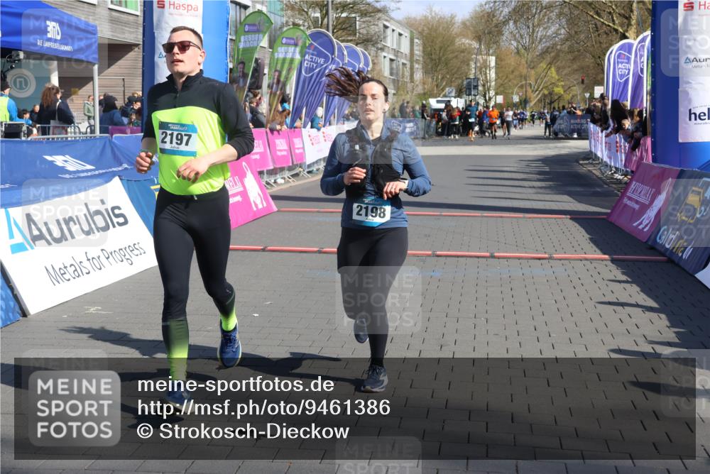 12.04.2026 - 45. Internationalen Wilhelmsburger Insellauf Strokosch-Dieckow http://msf.ph/oto/9461386 12.04.2026 10:51:11 Ziel 2198, 2197 meine-sportfotos.de