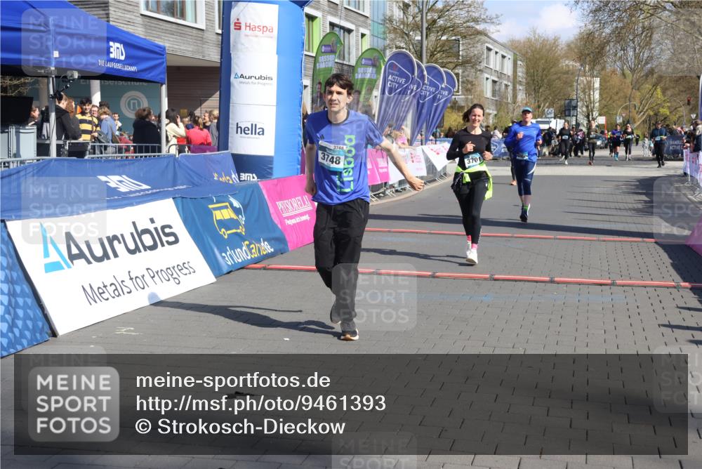 12.04.2026 - 45. Internationalen Wilhelmsburger Insellauf Strokosch-Dieckow http://msf.ph/oto/9461393 12.04.2026 11:09:22 Ziel 4371, 3748, 3701, 2050 meine-sportfotos.de