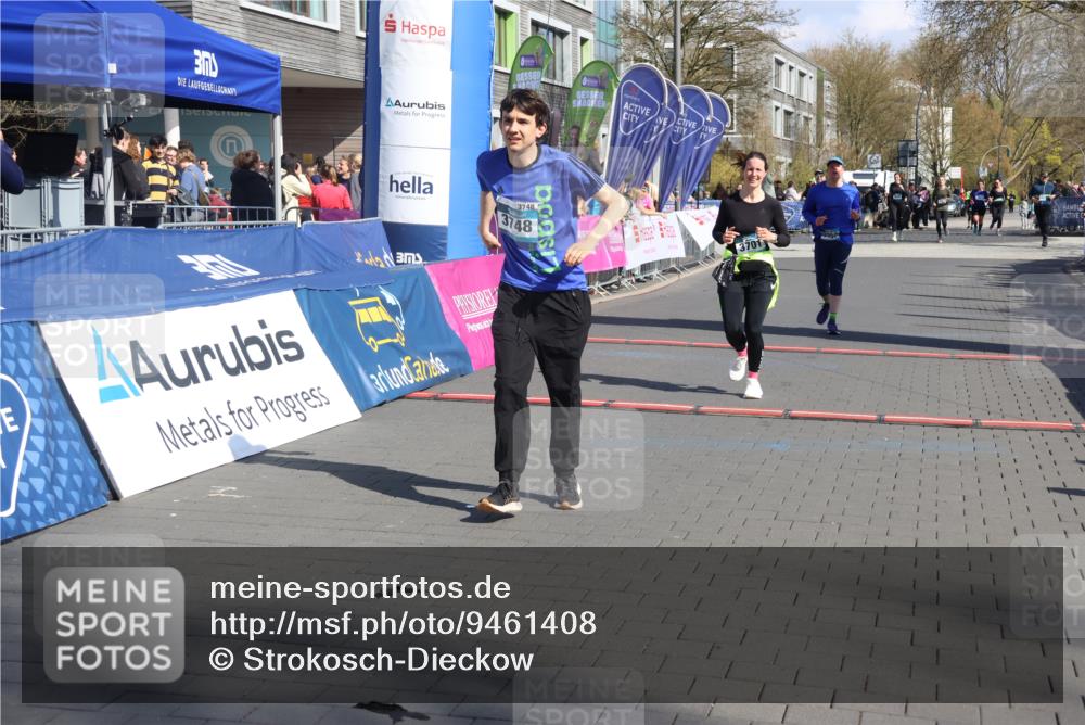 12.04.2026 - 45. Internationalen Wilhelmsburger Insellauf Strokosch-Dieckow http://msf.ph/oto/9461408 12.04.2026 11:09:22 Ziel 4371, 3748, 3701, 2050 meine-sportfotos.de