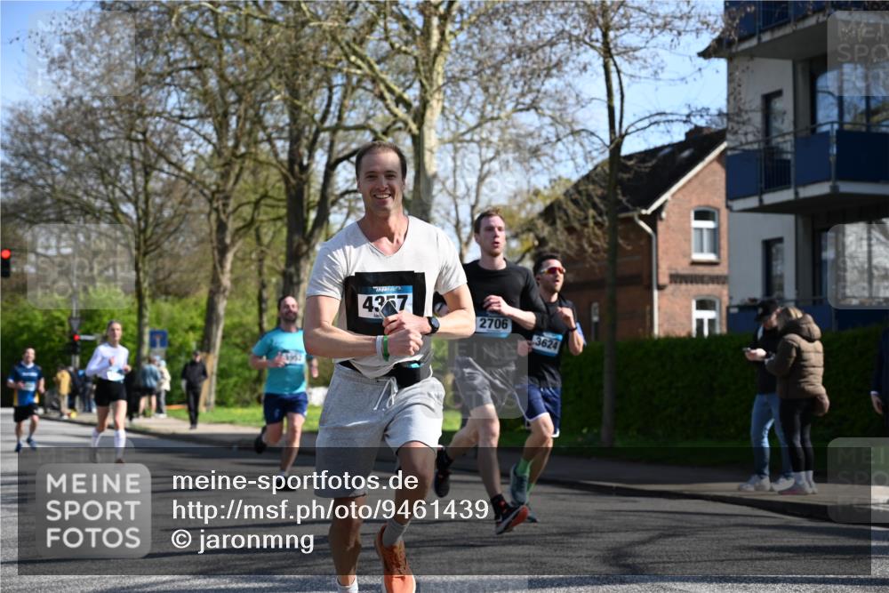 12.04.2026 - 45. Internationalen Wilhelmsburger Insellauf J. Mangold http://msf.ph/oto/9461439 12.04.2026 10:46:06 Ziel 3172, 2691, 3256, 3848, 3849, 5690, 4182, 2460, 2706, 4357, 3952, 4755, 3480, 5050, 5598, 3635, 4762, 5466, 2596, 3008, 4631, 2841, 5726, 5726, 5562, 3484, 4331, 3553, 3713, 3860, 5538, 4706, 4700 meine-sportfotos.de