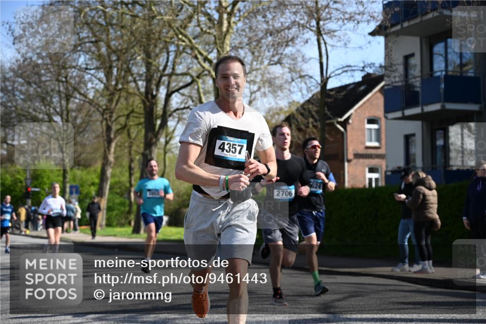 12.04.2026 - 45. Internationalen Wilhelmsburger Insellauf J. Mangold http://msf.ph/oto/9461443 12.04.2026 10:46:06 Ziel 3172, 2691, 3256, 3848, 3849, 5690, 4182, 2460, 2706, 4357, 3952, 4755, 3480, 5050, 5598, 3635, 4762, 5466, 2596, 3008, 4631, 2841, 5726, 5726, 5562, 3484, 4331, 3553, 3713, 3860, 5538, 4706, 4700 meine-sportfotos.de