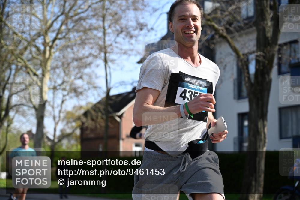 12.04.2026 - 45. Internationalen Wilhelmsburger Insellauf J. Mangold http://msf.ph/oto/9461453 12.04.2026 10:46:07 Ziel 3256, 3848, 3849, 5690, 4182, 2460, 2706, 4357, 3952, 4755, 3480, 5050, 5598, 3635, 4762, 5466, 2596, 3008, 4631, 2841, 5726, 5562, 3484, 4331, 3553, 3713, 3860, 5538, 4706, 4700, 5803 meine-sportfotos.de