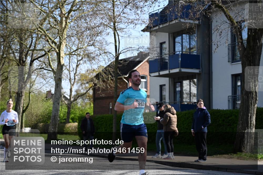 12.04.2026 - 45. Internationalen Wilhelmsburger Insellauf J. Mangold http://msf.ph/oto/9461459 12.04.2026 10:46:08 Ziel 3256, 3848, 3849, 5690, 4182, 2460, 2706, 4357, 3952, 4755, 3480, 5050, 5598, 3635, 4762, 5466, 2596, 3008, 4631, 2841, 5726, 5562, 5562, 3484, 4331, 3553, 3713, 3860, 5538, 4706, 4700, 5803 meine-sportfotos.de