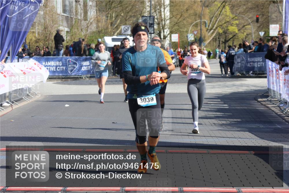 12.04.2026 - 45. Internationalen Wilhelmsburger Insellauf Strokosch-Dieckow http://msf.ph/oto/9461475 12.04.2026 10:51:22 Ziel 3039, 3550, 4659 meine-sportfotos.de