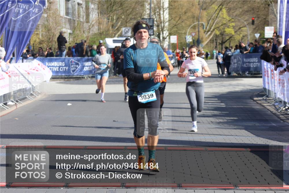 12.04.2026 - 45. Internationalen Wilhelmsburger Insellauf Strokosch-Dieckow http://msf.ph/oto/9461484 12.04.2026 10:51:22 Ziel 3039, 3550, 4659 meine-sportfotos.de