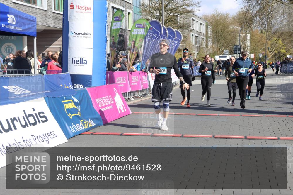 12.04.2026 - 45. Internationalen Wilhelmsburger Insellauf Strokosch-Dieckow http://msf.ph/oto/9461528 12.04.2026 11:09:31 Ziel 4406, 3169, 2699, 3005, 5629, 2620, 2601 meine-sportfotos.de