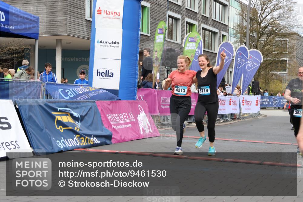 12.04.2026 - 45. Internationalen Wilhelmsburger Insellauf Strokosch-Dieckow http://msf.ph/oto/9461530 12.04.2026 13:18:38 Ziel 3879, 3630, 5714, 4213, 2516, 2517, 4031 meine-sportfotos.de