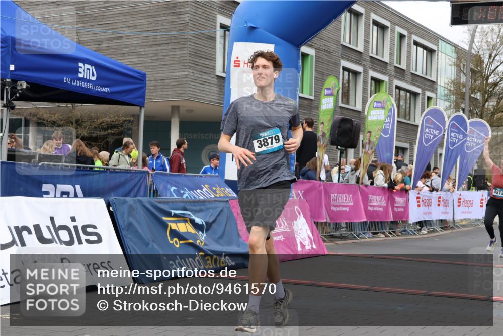 12.04.2026 - 45. Internationalen Wilhelmsburger Insellauf Strokosch-Dieckow http://msf.ph/oto/9461570 12.04.2026 13:18:36 Ziel 3879, 3630, 5714, 4213 meine-sportfotos.de