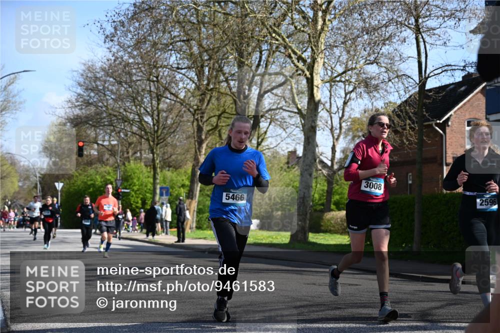 12.04.2026 - 45. Internationalen Wilhelmsburger Insellauf J. Mangold http://msf.ph/oto/9461583 12.04.2026 10:46:27 Ziel 5050, 5598, 3635, 4762, 5466, 2596, 3008, 4631, 2841, 5726, 5562, 3484, 4331, 3553, 3713, 3860, 5538, 4706, 4700, 5803, 2206, 5421, 5626, 3493, 3494, 3010, 3854, 2393, 2845, 2393, 2845, 3332, 3349, 4297, 3830, 3098, 5445 meine-sportfotos.de