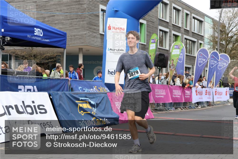 12.04.2026 - 45. Internationalen Wilhelmsburger Insellauf Strokosch-Dieckow http://msf.ph/oto/9461585 12.04.2026 13:18:36 Ziel 3879, 3630, 5714, 4213 meine-sportfotos.de