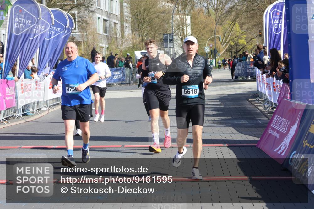 12.04.2026 - 45. Internationalen Wilhelmsburger Insellauf Strokosch-Dieckow http://msf.ph/oto/9461595 12.04.2026 10:51:39 Ziel 5618, 4756, 2506, 3996, 5608, 2598 meine-sportfotos.de