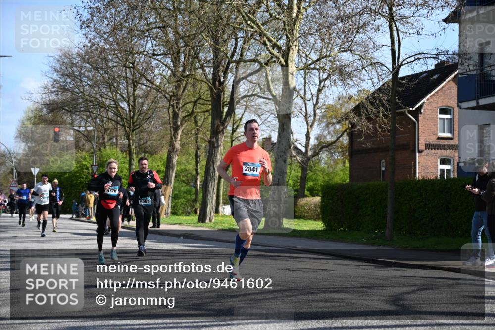 12.04.2026 - 45. Internationalen Wilhelmsburger Insellauf J. Mangold http://msf.ph/oto/9461602 12.04.2026 10:46:31 Ziel 3635, 4762, 5466, 2596, 3008, 4631, 2841, 5726, 5562, 3484, 4331, 3553, 3713, 3860, 5538, 4706, 4700, 5803, 5803, 2206, 5421, 5626, 3493, 3494, 3010, 3854, 2393, 2845, 3332, 3349, 4297, 3830, 3098, 5445, 4992, 3450 meine-sportfotos.de