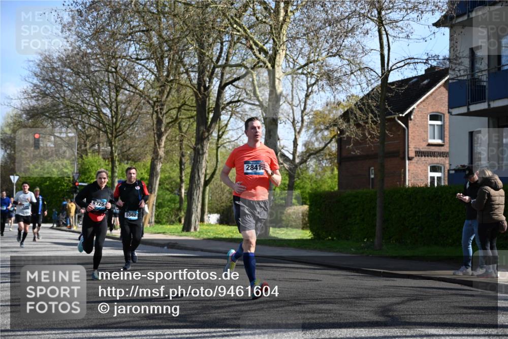12.04.2026 - 45. Internationalen Wilhelmsburger Insellauf J. Mangold http://msf.ph/oto/9461604 12.04.2026 10:46:31 Ziel 3635, 4762, 5466, 2596, 3008, 4631, 2841, 5726, 5562, 3484, 4331, 3553, 3713, 3860, 5538, 4706, 4700, 5803, 5803, 2206, 5421, 5626, 3493, 3494, 3010, 3854, 2393, 2845, 3332, 3349, 4297, 3830, 3098, 5445, 4992, 3450 meine-sportfotos.de