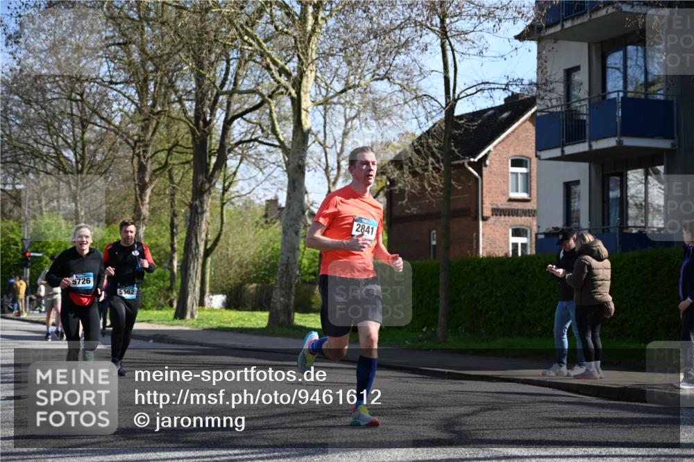 12.04.2026 - 45. Internationalen Wilhelmsburger Insellauf J. Mangold http://msf.ph/oto/9461612 12.04.2026 10:46:31 Ziel 3635, 4762, 5466, 2596, 3008, 4631, 2841, 5726, 5562, 3484, 4331, 3553, 3713, 3860, 5538, 4706, 4700, 5803, 5803, 2206, 5421, 5626, 3493, 3494, 3010, 3854, 2393, 2845, 3332, 3349, 4297, 3830, 3098, 5445, 4992, 3450 meine-sportfotos.de