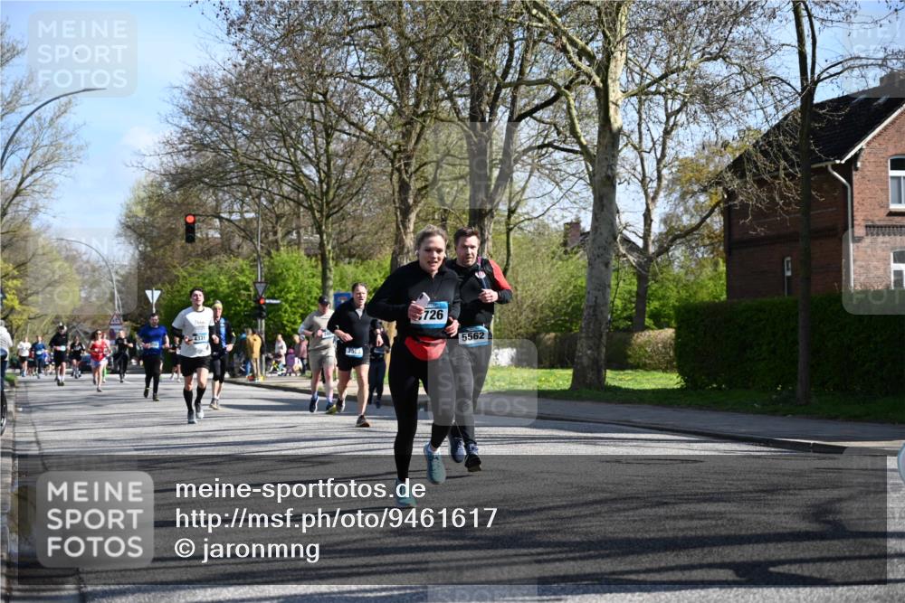12.04.2026 - 45. Internationalen Wilhelmsburger Insellauf J. Mangold http://msf.ph/oto/9461617 12.04.2026 10:46:32 Ziel 3635, 4762, 5466, 2596, 3008, 4631, 2841, 5726, 5562, 3484, 4331, 3553, 3713, 3860, 5538, 4706, 4700, 5803, 2206, 5421, 5626, 3493, 3494, 3010, 3854, 2393, 2845, 3332, 3349, 4297, 3830, 3098, 5445, 4992, 3450, 5054 meine-sportfotos.de