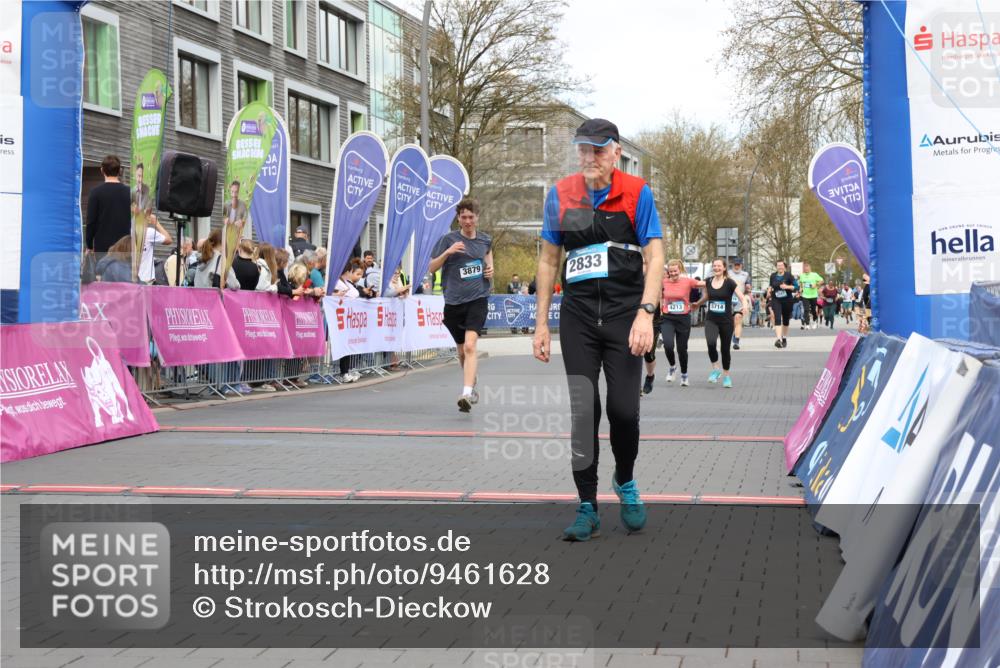 12.04.2026 - 45. Internationalen Wilhelmsburger Insellauf Strokosch-Dieckow http://msf.ph/oto/9461628 12.04.2026 13:18:33 Ziel 4487, 2833, 3879, 3630, 5714, 4213 meine-sportfotos.de