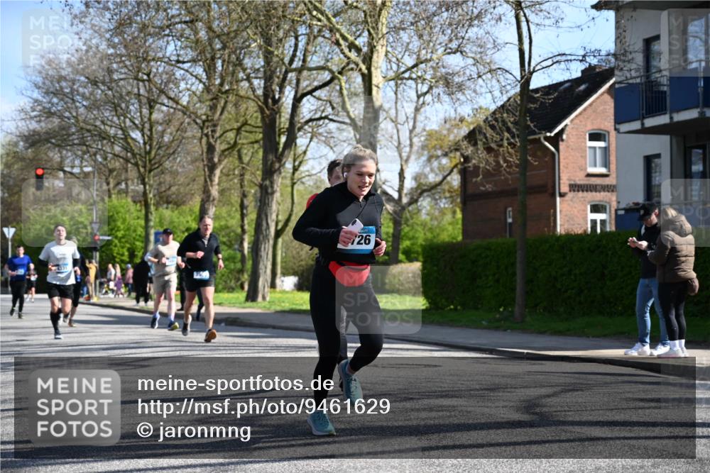 12.04.2026 - 45. Internationalen Wilhelmsburger Insellauf J. Mangold http://msf.ph/oto/9461629 12.04.2026 10:46:33 Ziel 3635, 4762, 5466, 2596, 3008, 4631, 2841, 5726, 5562, 3484, 4331, 3553, 3713, 3860, 5538, 4706, 4700, 5803, 2206, 5421, 5626, 3493, 3494, 3010, 3854, 2393, 2845, 3332, 3349, 4297, 3830, 3098, 5445, 4992, 3450, 5054 meine-sportfotos.de