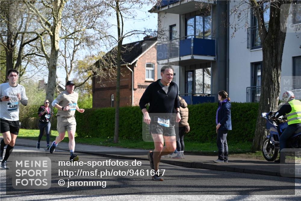 12.04.2026 - 45. Internationalen Wilhelmsburger Insellauf J. Mangold http://msf.ph/oto/9461647 12.04.2026 10:46:36 Ziel 5466, 2596, 3008, 4631, 2841, 5726, 5562, 3484, 4331, 3553, 3713, 3860, 5538, 4706, 4700, 5803, 2206, 5421, 5626, 3493, 3494, 3493, 3494, 3010, 3854, 2393, 2845, 3332, 3349, 4297, 3830, 3098, 5445, 4992, 3450, 5054 meine-sportfotos.de