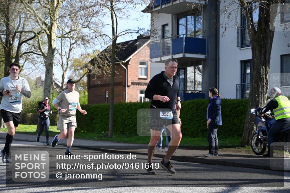 12.04.2026 - 45. Internationalen Wilhelmsburger Insellauf J. Mangold http://msf.ph/oto/9461649 12.04.2026 10:46:36 Ziel 5466, 2596, 3008, 4631, 2841, 5726, 5562, 3484, 4331, 3553, 3713, 3860, 5538, 4706, 4700, 5803, 2206, 5421, 5626, 3493, 3494, 3493, 3494, 3010, 3854, 2393, 2845, 3332, 3349, 4297, 3830, 3098, 5445, 4992, 3450, 5054 meine-sportfotos.de