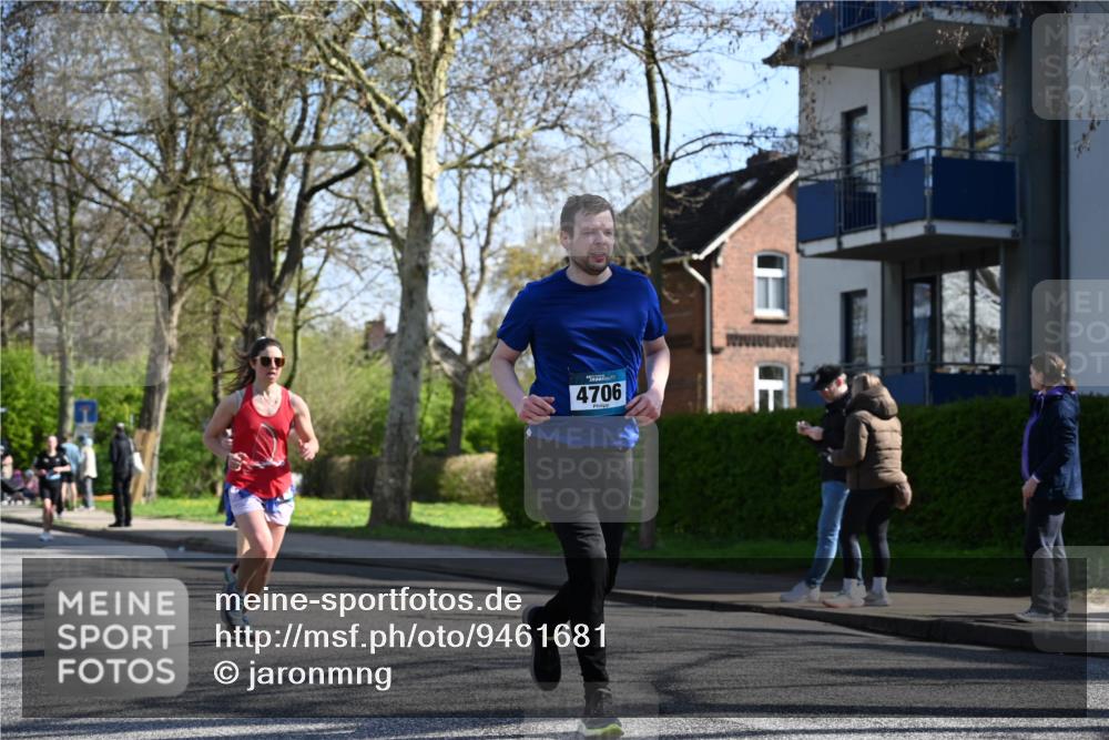 12.04.2026 - 45. Internationalen Wilhelmsburger Insellauf J. Mangold http://msf.ph/oto/9461681 12.04.2026 10:46:41 Ziel 2841, 5726, 5562, 3484, 4331, 3553, 3713, 3860, 5538, 4706, 4700, 5803, 2206, 5421, 5626, 3493, 3494, 3010, 3854, 2393, 2845, 3332, 3349, 4297, 4297, 3830, 3098, 5445, 4992, 4992, 3450, 5054 meine-sportfotos.de