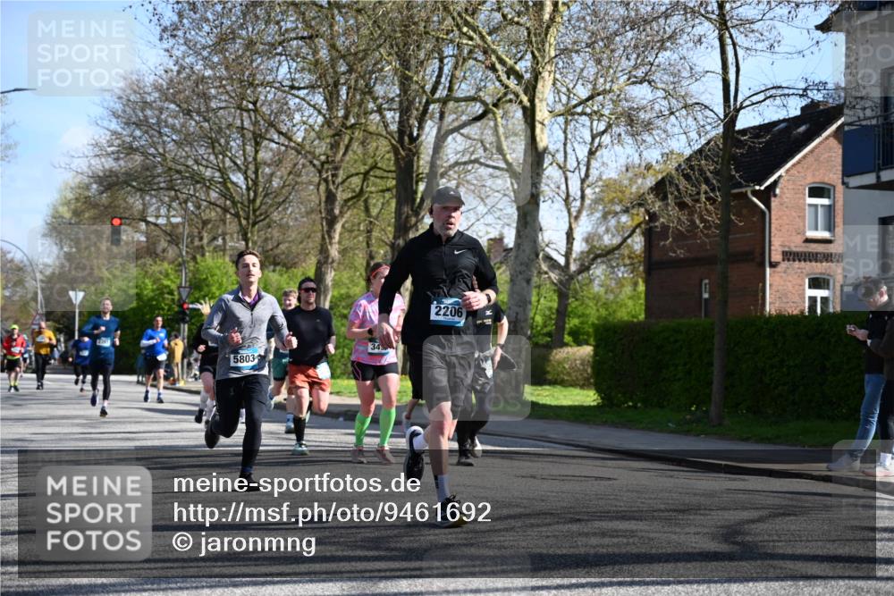 12.04.2026 - 45. Internationalen Wilhelmsburger Insellauf J. Mangold http://msf.ph/oto/9461692 12.04.2026 10:46:45 Ziel 5562, 3484, 4331, 3553, 3713, 3860, 5538, 4706, 4700, 5803, 2206, 5421, 5626, 3493, 3494, 3010, 3854, 2393, 2845, 3332, 3349, 4297, 3830, 3098, 5445, 4992, 3450, 5054 meine-sportfotos.de