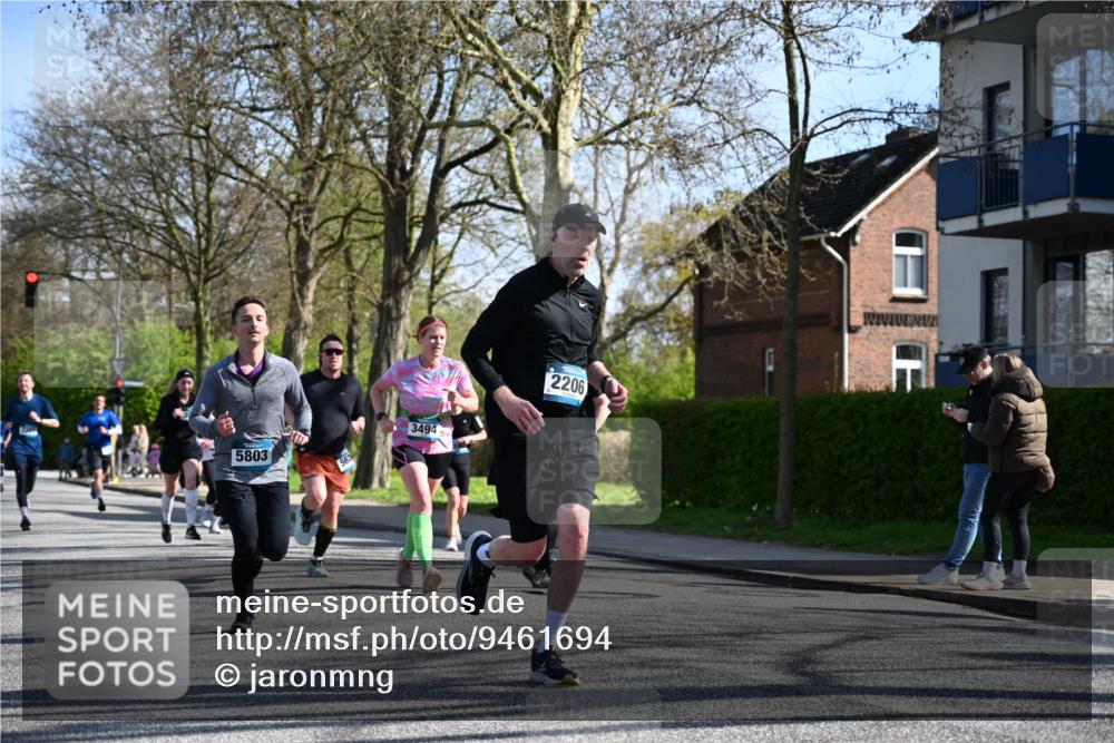 12.04.2026 - 45. Internationalen Wilhelmsburger Insellauf J. Mangold http://msf.ph/oto/9461694 12.04.2026 10:46:46 Ziel 3484, 4331, 3553, 3713, 3860, 5538, 4706, 4700, 5803, 2206, 5421, 5626, 3493, 3494, 3010, 3854, 2393, 2845, 3332, 3349, 4297, 3830, 3098, 5445, 4992, 3450, 5054 meine-sportfotos.de