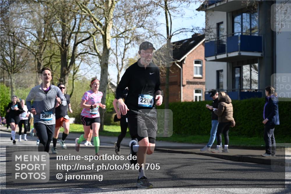 12.04.2026 - 45. Internationalen Wilhelmsburger Insellauf J. Mangold http://msf.ph/oto/9461705 12.04.2026 10:46:46 Ziel 3484, 4331, 3553, 3713, 3860, 5538, 4706, 4700, 5803, 2206, 5421, 5626, 3493, 3494, 3010, 3854, 2393, 2845, 3332, 3349, 4297, 3830, 3098, 5445, 4992, 3450, 5054 meine-sportfotos.de