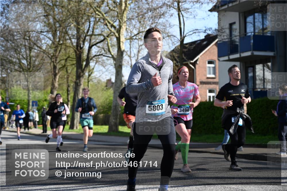 12.04.2026 - 45. Internationalen Wilhelmsburger Insellauf J. Mangold http://msf.ph/oto/9461714 12.04.2026 10:46:47 Ziel 3484, 4331, 3553, 3713, 3860, 5538, 4706, 4700, 5803, 2206, 5421, 5626, 3493, 3494, 3010, 3854, 2393, 2845, 3332, 3349, 4297, 3830, 3830, 3098, 5445, 4992, 3450, 5054 meine-sportfotos.de