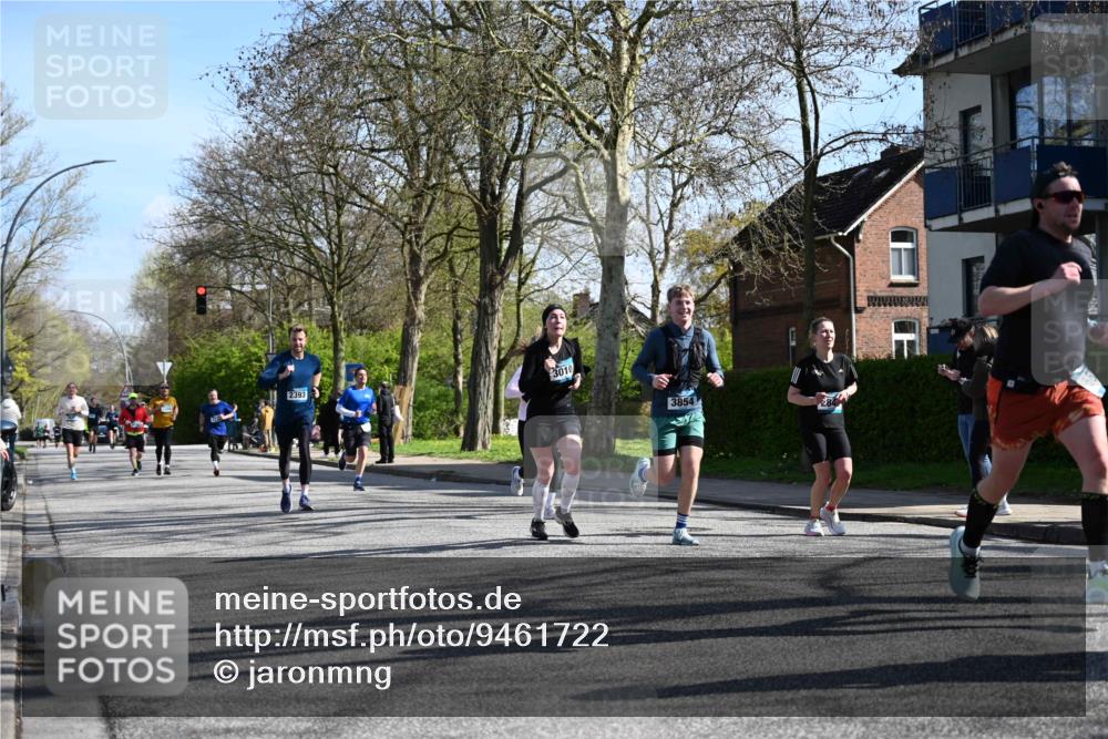 12.04.2026 - 45. Internationalen Wilhelmsburger Insellauf J. Mangold http://msf.ph/oto/9461722 12.04.2026 10:46:48 Ziel 4331, 3553, 3713, 3860, 5538, 4706, 4700, 5803, 2206, 5421, 5626, 3493, 3494, 3010, 3854, 2393, 2845, 3332, 3349, 4297, 3830, 3098, 5445, 4992, 3450, 5054 meine-sportfotos.de