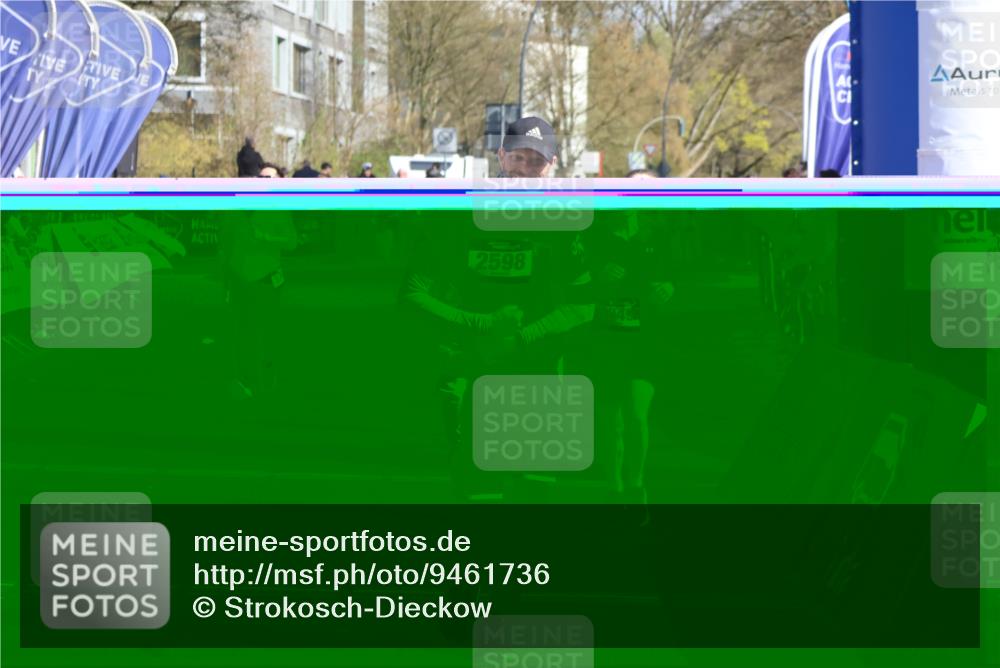 12.04.2026 - 45. Internationalen Wilhelmsburger Insellauf Strokosch-Dieckow http://msf.ph/oto/9461736 12.04.2026 10:51:45 Ziel 3996, 5608, 2598, 3049, 4263, 5769 meine-sportfotos.de