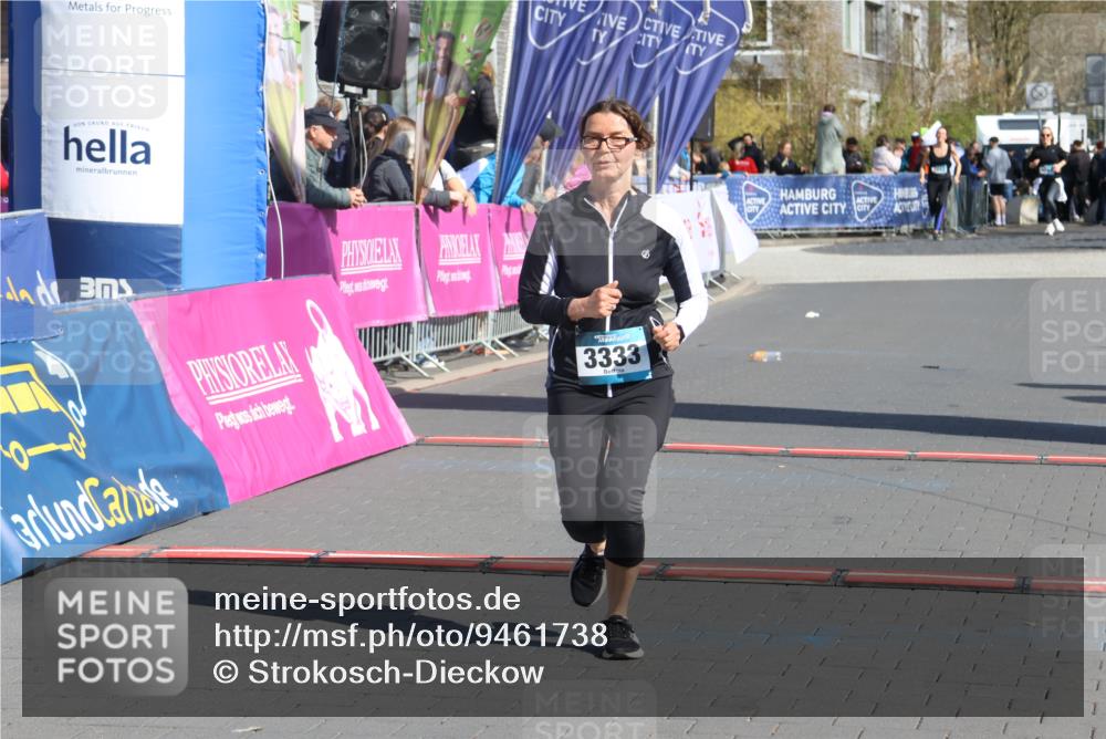 12.04.2026 - 45. Internationalen Wilhelmsburger Insellauf Strokosch-Dieckow http://msf.ph/oto/9461738 12.04.2026 11:09:46 Ziel 3333 meine-sportfotos.de