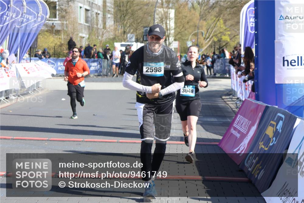 12.04.2026 - 45. Internationalen Wilhelmsburger Insellauf Strokosch-Dieckow http://msf.ph/oto/9461749 12.04.2026 10:51:45 Ziel 3996, 5608, 2598, 3049, 4263, 5769 meine-sportfotos.de