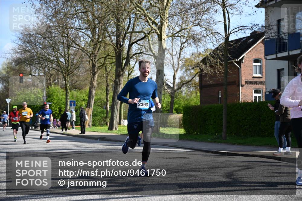 12.04.2026 - 45. Internationalen Wilhelmsburger Insellauf J. Mangold http://msf.ph/oto/9461750 12.04.2026 10:46:51 Ziel 3860, 5538, 4706, 4700, 5803, 2206, 5421, 5626, 3493, 3494, 3010, 3854, 2393, 2845, 3332, 3349, 4297, 3830, 3098, 5445, 4992, 3450, 5054, 2358, 4932 meine-sportfotos.de