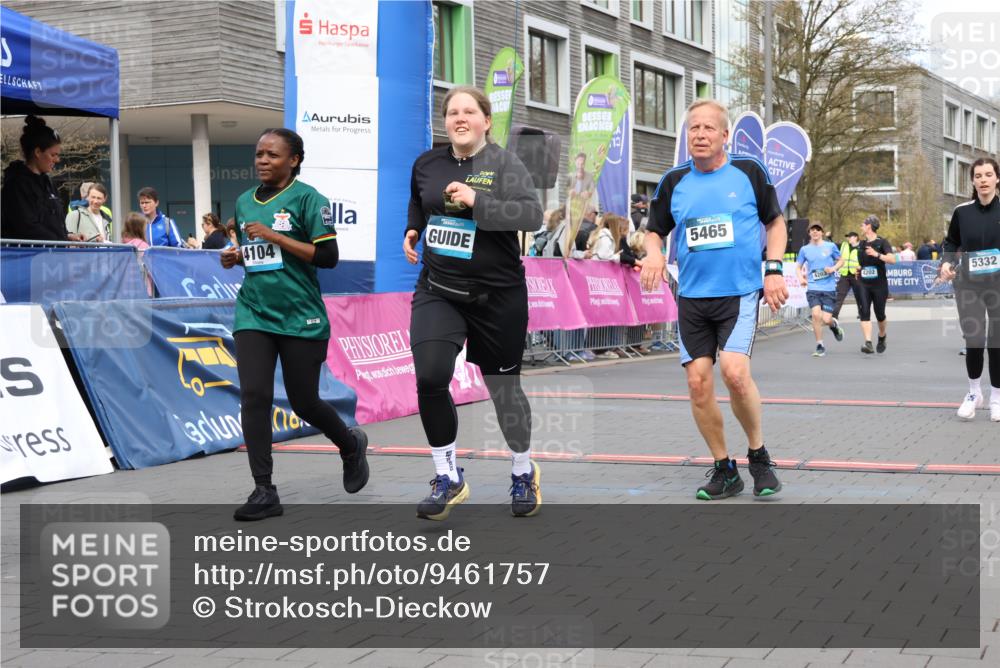 12.04.2026 - 45. Internationalen Wilhelmsburger Insellauf Strokosch-Dieckow http://msf.ph/oto/9461757 12.04.2026 13:18:22 Ziel 4104, 5465, 4998, 5332, 4203, 4202, 5836, 2759 meine-sportfotos.de