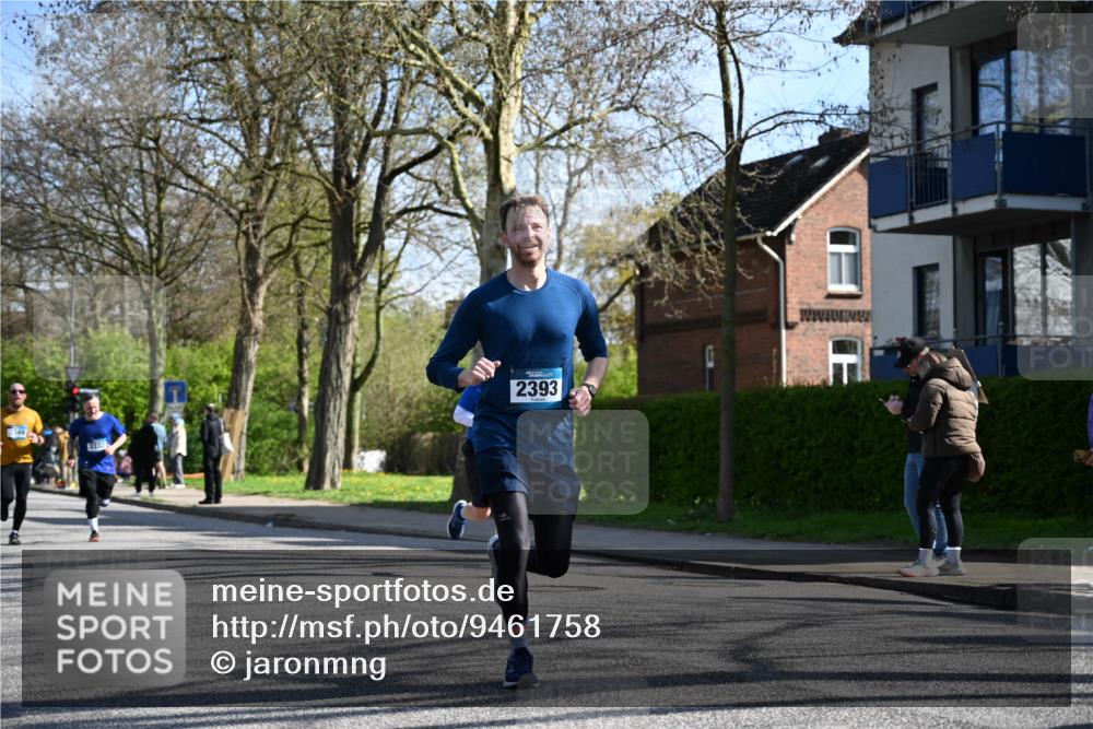 12.04.2026 - 45. Internationalen Wilhelmsburger Insellauf J. Mangold http://msf.ph/oto/9461758 12.04.2026 10:46:51 Ziel 3860, 5538, 4706, 4700, 5803, 2206, 5421, 5626, 3493, 3494, 3010, 3854, 2393, 2845, 3332, 3349, 4297, 3830, 3098, 5445, 4992, 3450, 5054, 2358, 4932 meine-sportfotos.de