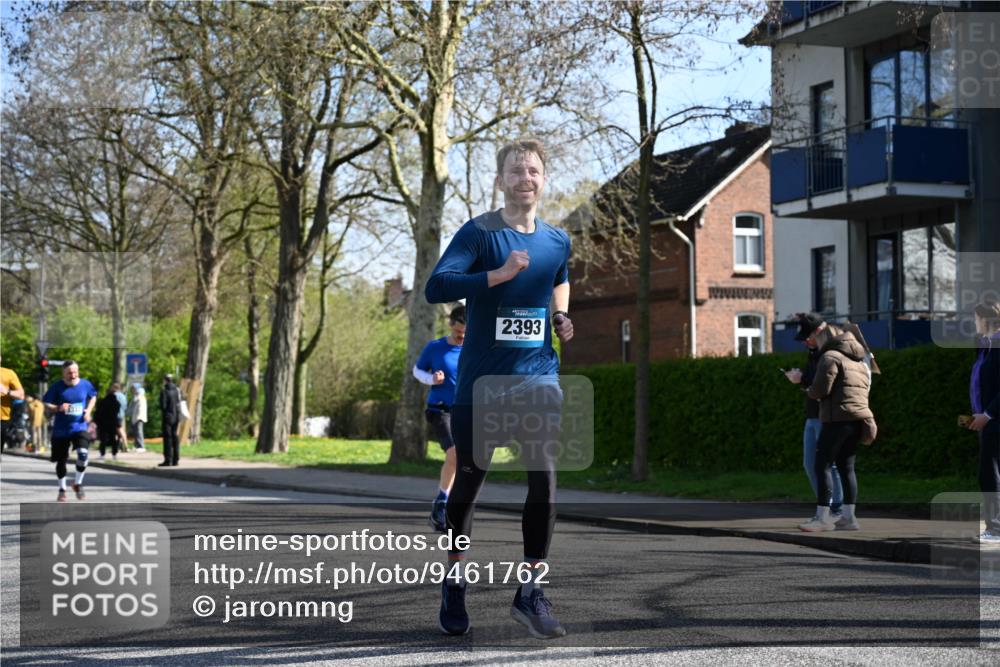 12.04.2026 - 45. Internationalen Wilhelmsburger Insellauf J. Mangold http://msf.ph/oto/9461762 12.04.2026 10:46:52 Ziel 5538, 4706, 4700, 5803, 2206, 5421, 5626, 3493, 3494, 3010, 3854, 2393, 2845, 3332, 3349, 4297, 3830, 3098, 5445, 4992, 3450, 5054, 2358, 4932 meine-sportfotos.de