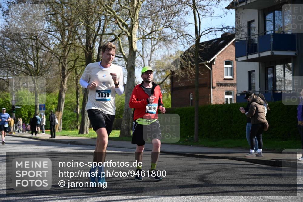 12.04.2026 - 45. Internationalen Wilhelmsburger Insellauf J. Mangold http://msf.ph/oto/9461800 12.04.2026 10:46:58 Ziel 2206, 5421, 5626, 3493, 3494, 3010, 3854, 2393, 2845, 3332, 3349, 4297, 3830, 3098, 5445, 4992, 3450, 5054, 2358, 4932, 4402, 4367, 4181 meine-sportfotos.de