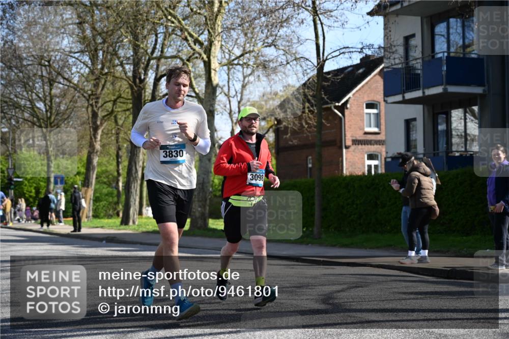 12.04.2026 - 45. Internationalen Wilhelmsburger Insellauf J. Mangold http://msf.ph/oto/9461801 12.04.2026 10:46:58 Ziel 2206, 5421, 5626, 3493, 3494, 3010, 3854, 2393, 2845, 3332, 3349, 4297, 3830, 3098, 5445, 4992, 3450, 5054, 2358, 4932, 4402, 4367, 4181 meine-sportfotos.de