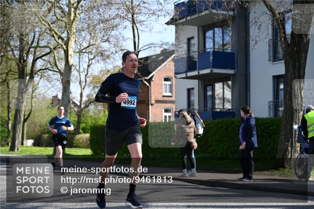 12.04.2026 - 45. Internationalen Wilhelmsburger Insellauf J. Mangold http://msf.ph/oto/9461813 12.04.2026 10:47:05 Ziel 3332, 3349, 4297, 3830, 3098, 5445, 4992, 3450, 5054, 2358, 4932, 4402, 4367, 4181, 5272, 3174, 4360, 4539 meine-sportfotos.de