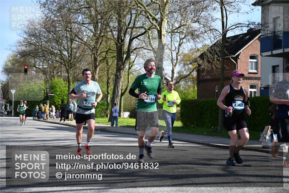 12.04.2026 - 45. Internationalen Wilhelmsburger Insellauf J. Mangold http://msf.ph/oto/9461832 12.04.2026 10:47:27 Ziel 2358, 4932, 4402, 4367, 4181, 5272, 3174, 3174, 4360, 4539, 3762, 4568, 3325, 5749, 2784, 4834, 4330, 3311, 2809, 4415, 4681, 2373, 2384, 2442, 3631, 5578, 3414 meine-sportfotos.de