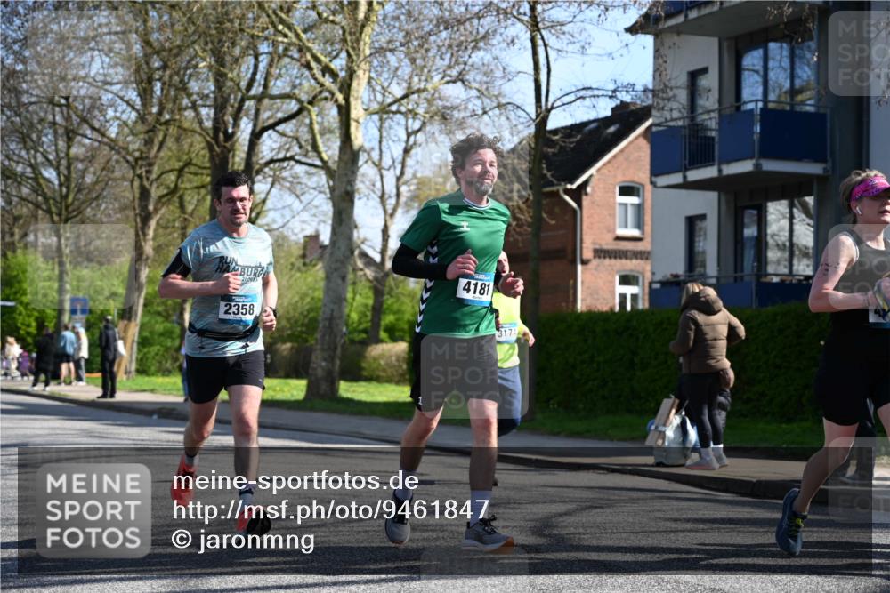 12.04.2026 - 45. Internationalen Wilhelmsburger Insellauf J. Mangold http://msf.ph/oto/9461847 12.04.2026 10:47:28 Ziel 2358, 4932, 4402, 4367, 4181, 5272, 3174, 4360, 4360, 4539, 3762, 4568, 3325, 5749, 2784, 4834, 4330, 3311, 2809, 4415, 4681, 2373, 2384, 2442, 3631, 5578, 3414 meine-sportfotos.de