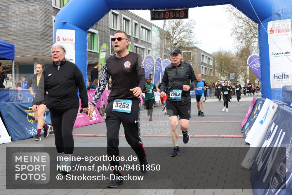 12.04.2026 - 45. Internationalen Wilhelmsburger Insellauf Strokosch-Dieckow http://msf.ph/oto/9461850 12.04.2026 13:18:18 Ziel 3272, 4690, 3252, 4697, 2903, 4104, 5465, 4998, 5332 meine-sportfotos.de